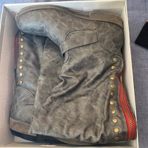 Wide calf over the knee, gray low heeled boots womens 10